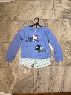 NWT Size medium 7-8 Hello Kitty Long Sleeve with Plaid Shorts Pajama Set